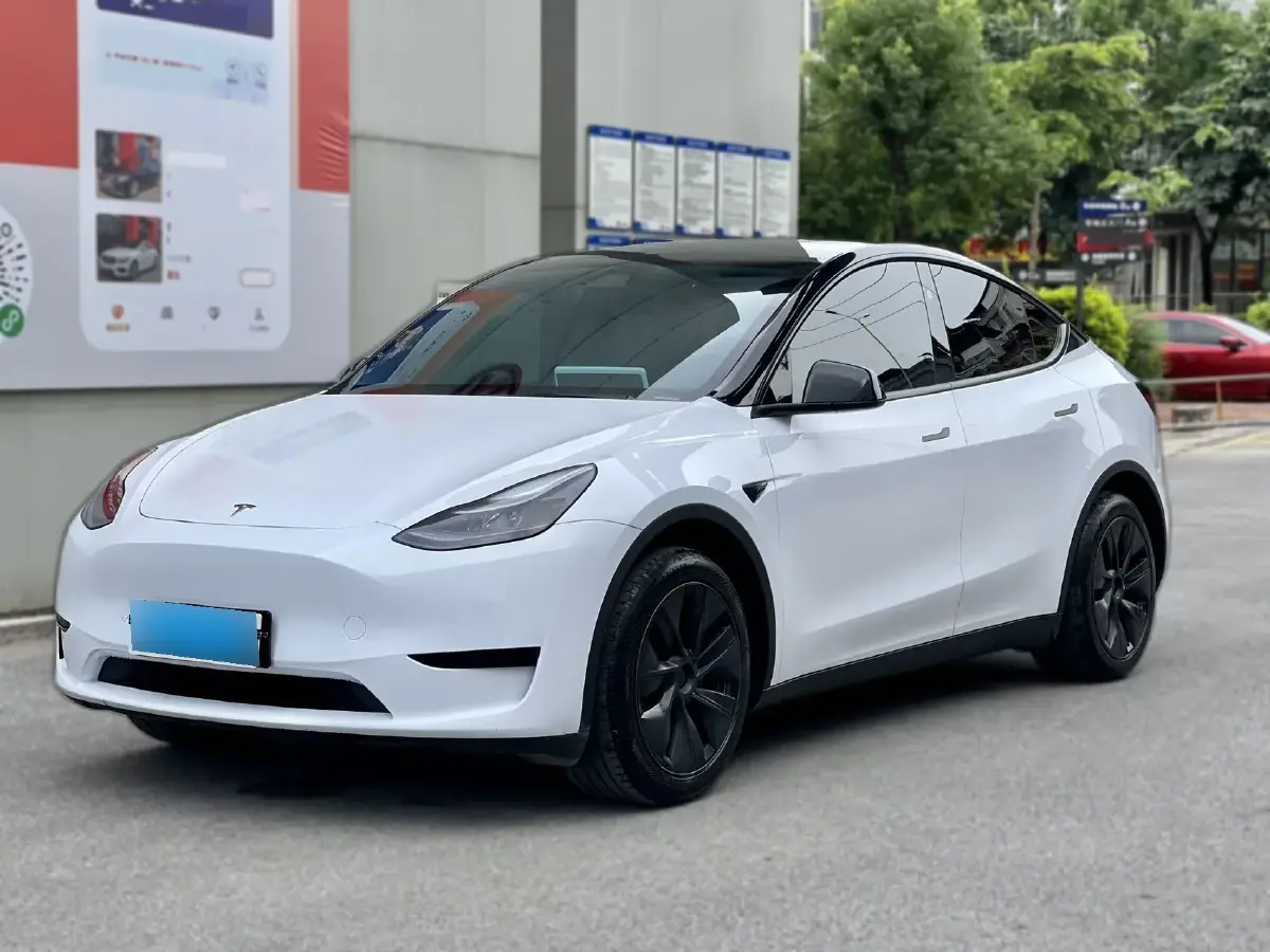 2024 Tesla Model Y BEV 60KWH