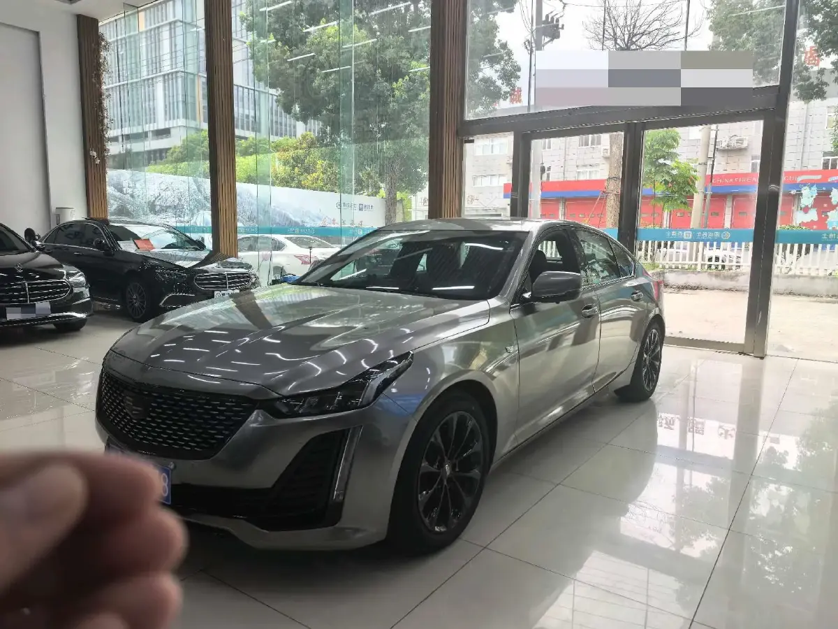 2022 Cadillac CT5 2.0T 237HP L4 10AT