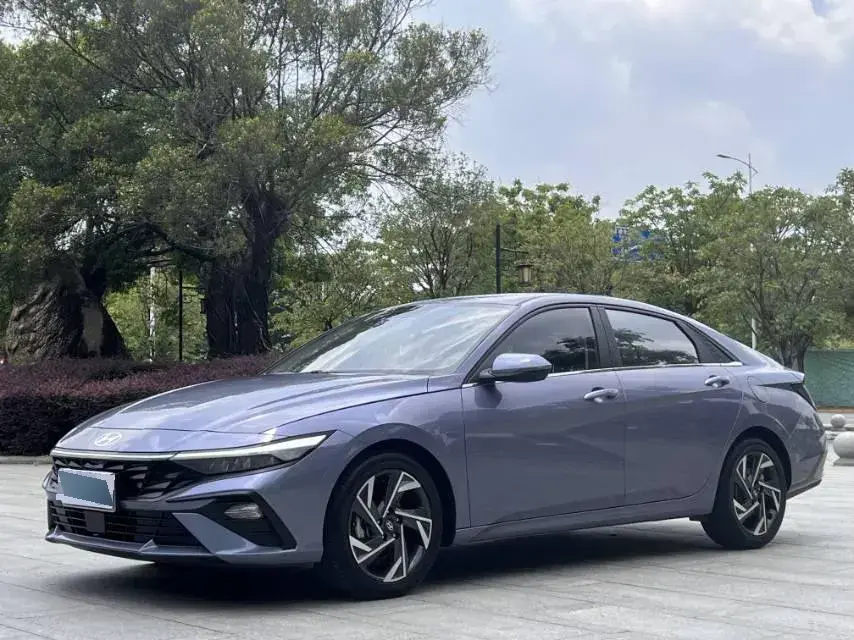 2023 Hyundai Elantra 1.5L 115HP L4 CVT