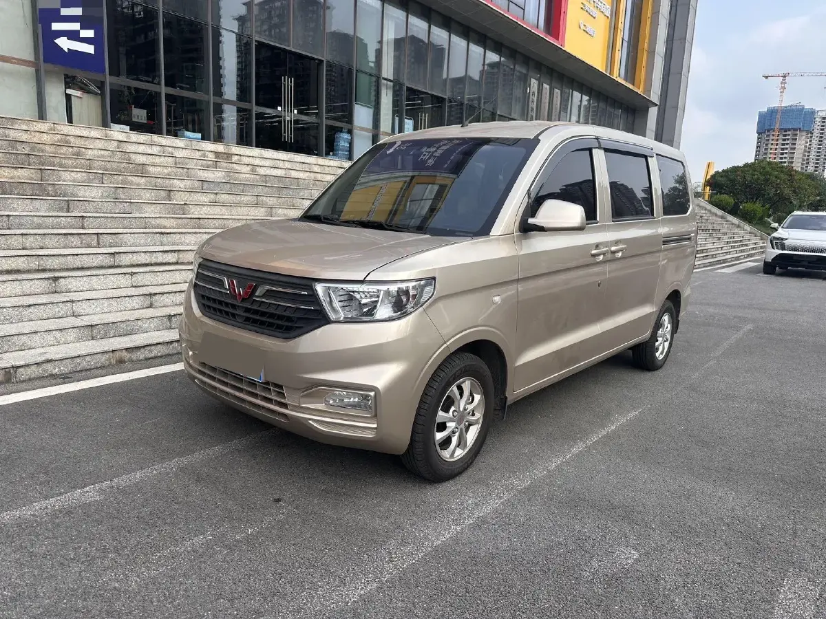 2022 WuLing HongGuang V 1.5L 99HP L4 6MT