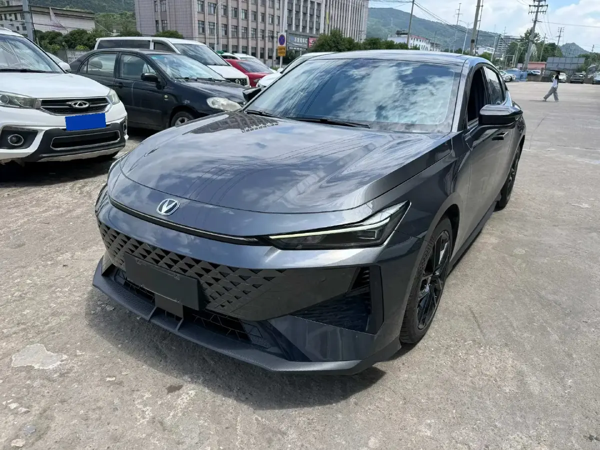 2025 ChangAn UNI-V 1.5T 192HP L4 7DCT