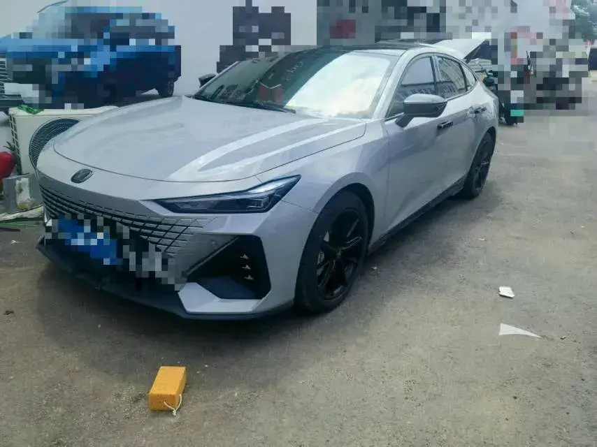 2022 ChangAn UNI-V 1.5T 188HP L4 7DCT