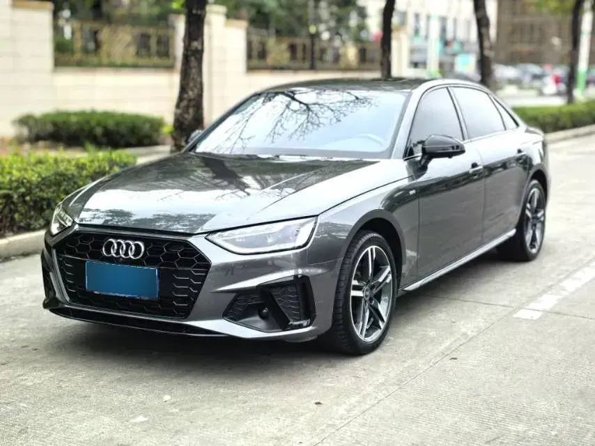 2022 Audi A4L 2.0T 190HP L4 7DCT
