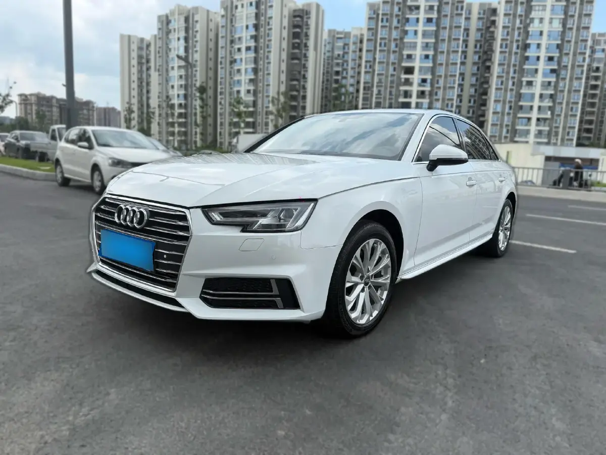 2019 Audi A4L 2.0T 190HP L4 7DCT
