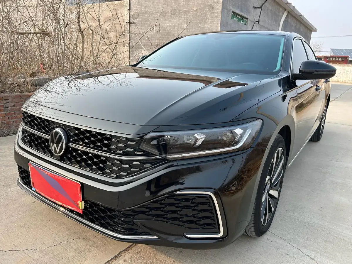 2022 Volkswagen Passat 2.0T 186HP L4 7DCT