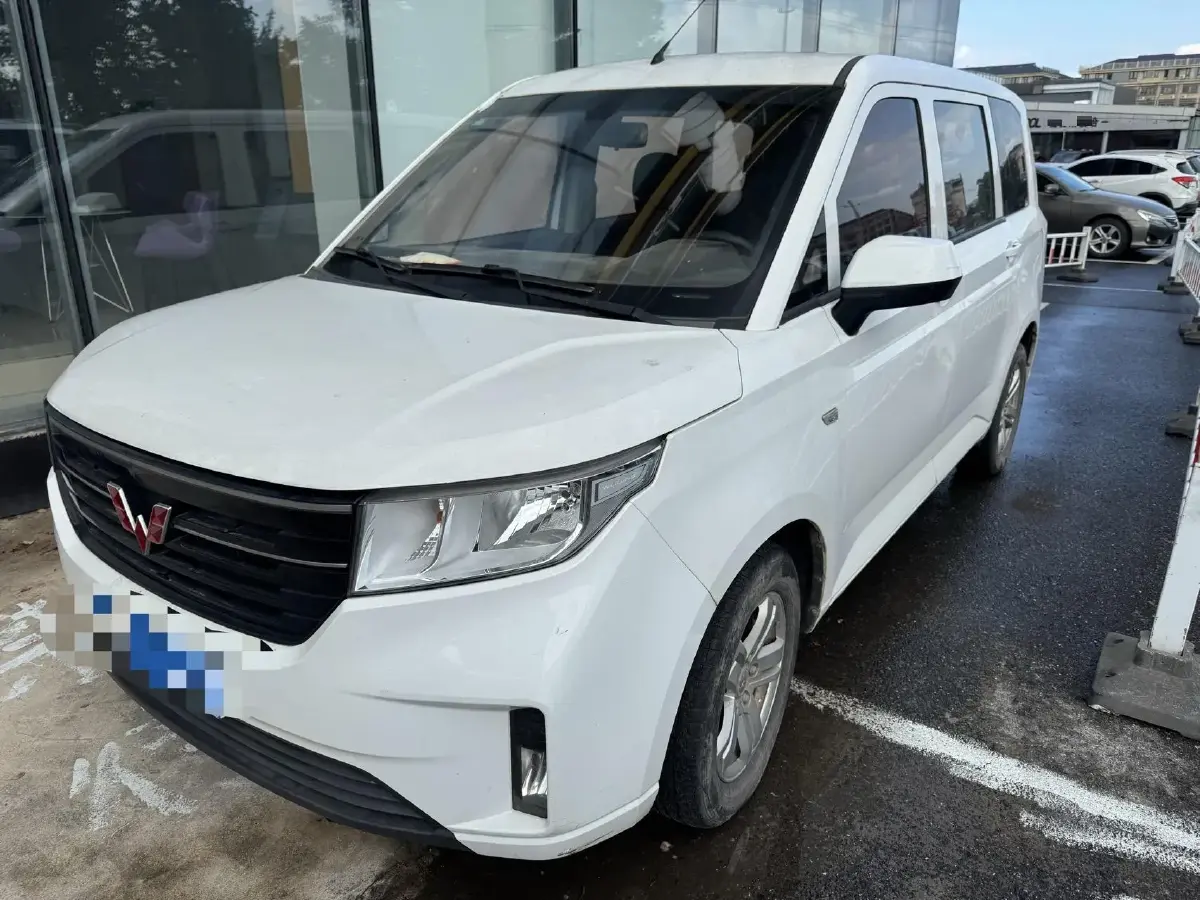 2019 WuLing HongGuang Plus 1.5T 147HP L4 6MT
