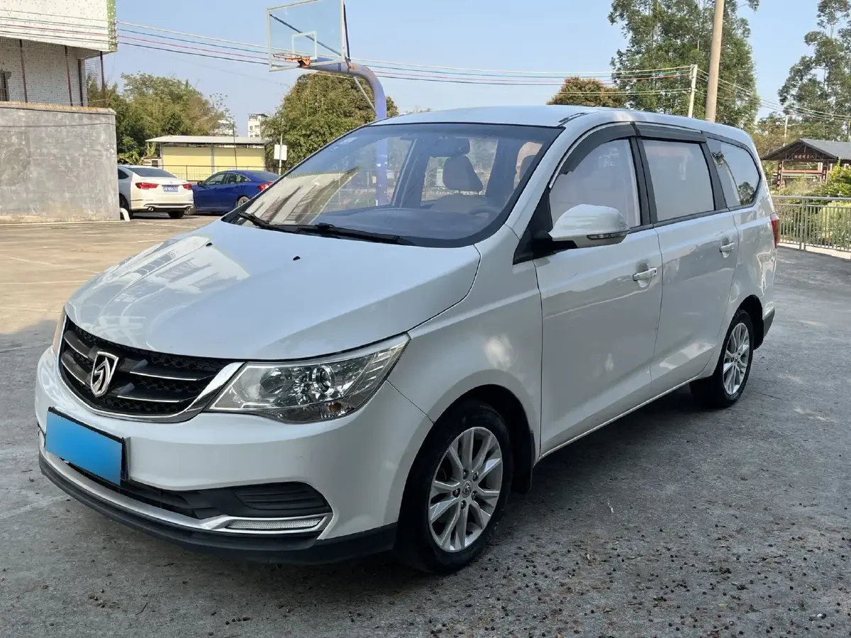2016 BaoJun 730 1.5T 150HP L4 6MT
