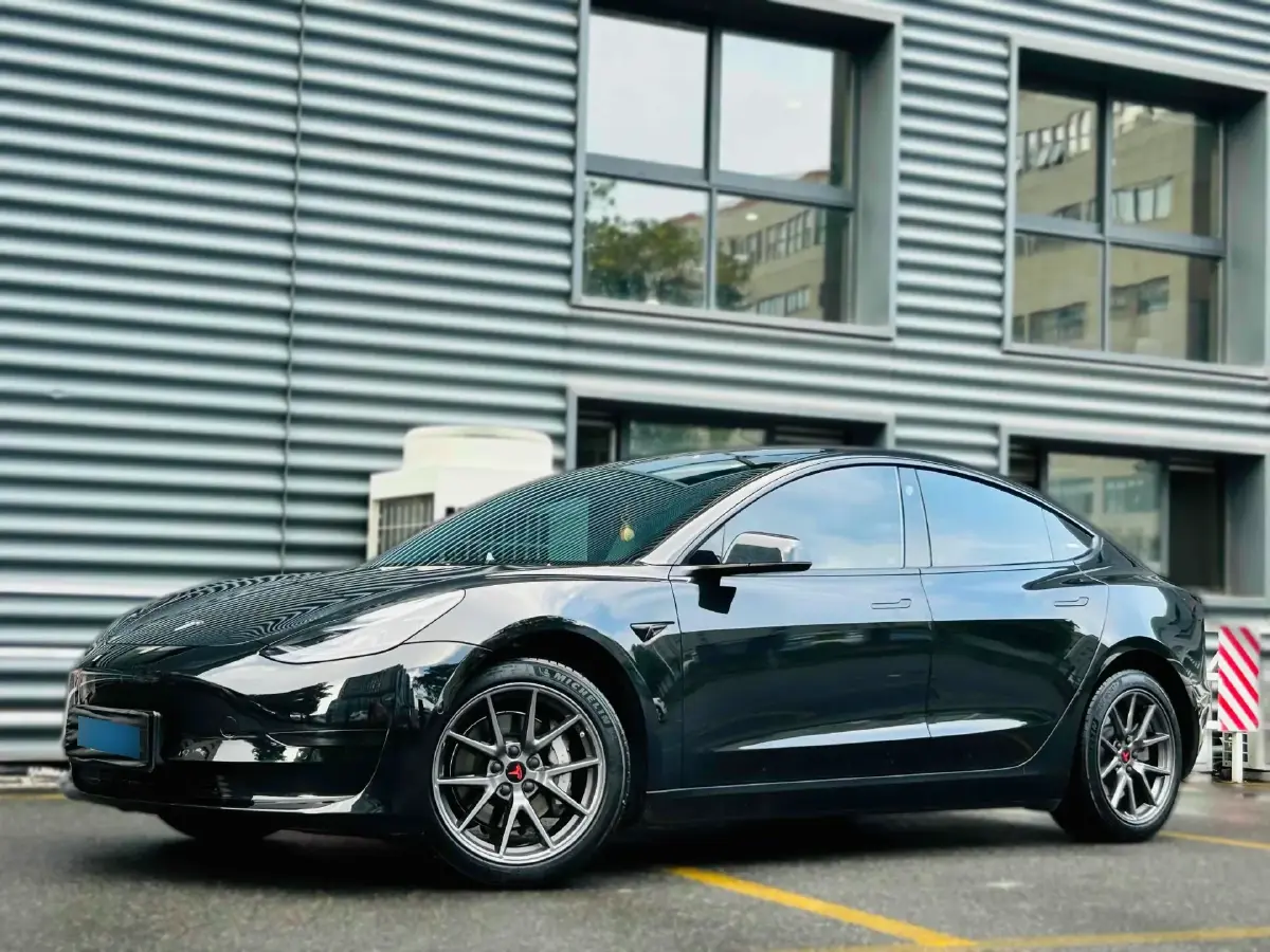 2022 Tesla Model 3 BEV 60KWH