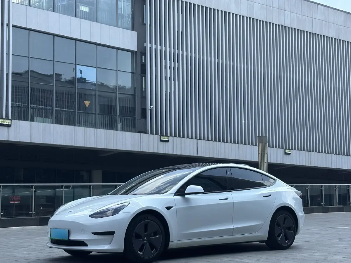 2022 Tesla Model 3 BEV 60KWH