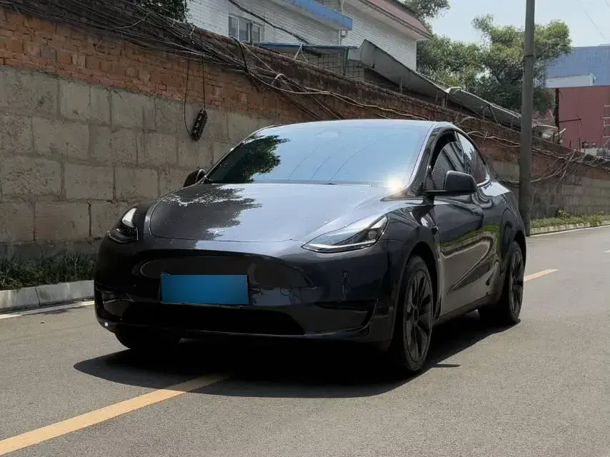 2024 Tesla Model Y BEV 60KWH