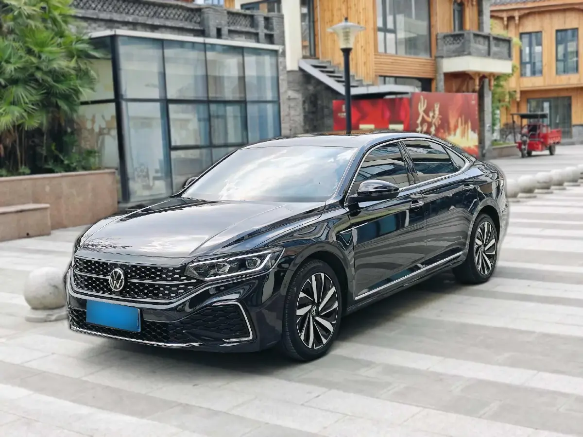2022 Volkswagen Passat 2.0T 186HP L4 7DCT
