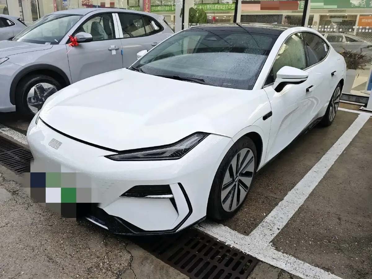 2024 Geely Galaxy E8 BEV 76KWH