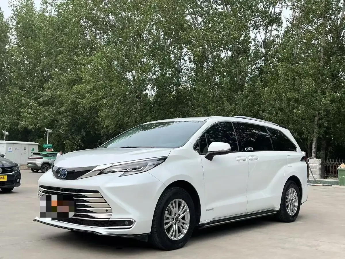 2021 Toyota Sienna 2.5L 192HP L4 E-CVT Hybrid