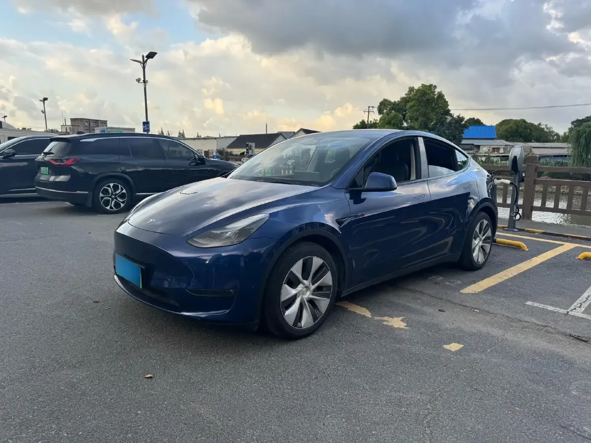 2021 Tesla Model Y BEV 60KWH