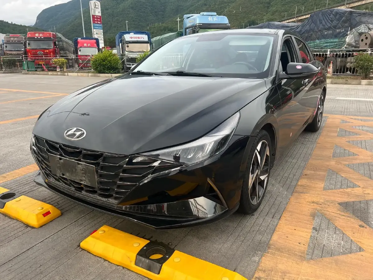 2022 Hyundai Elantra 1.5L 115HP L4 CVT