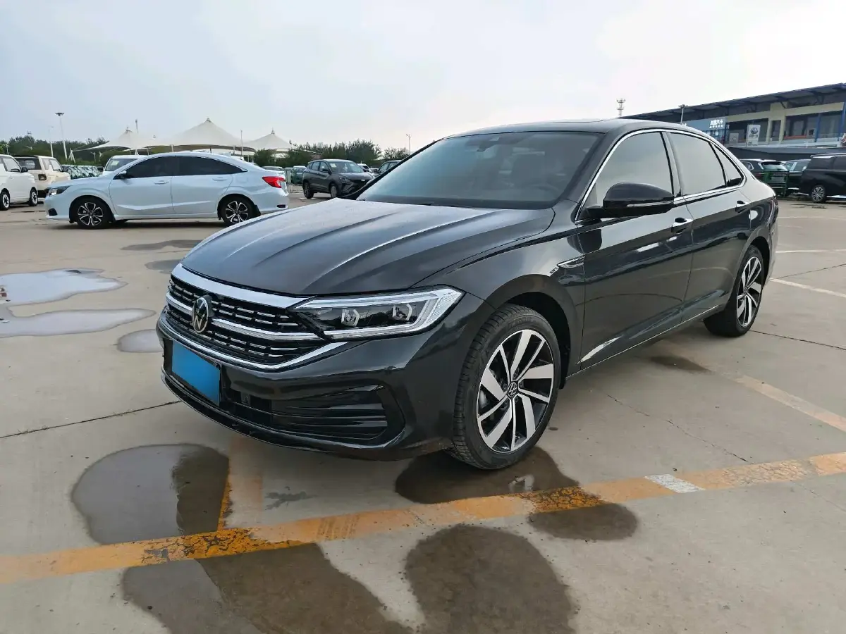 2024 Volkswagen Sagitar 1.5T 160HP L4 7DCT