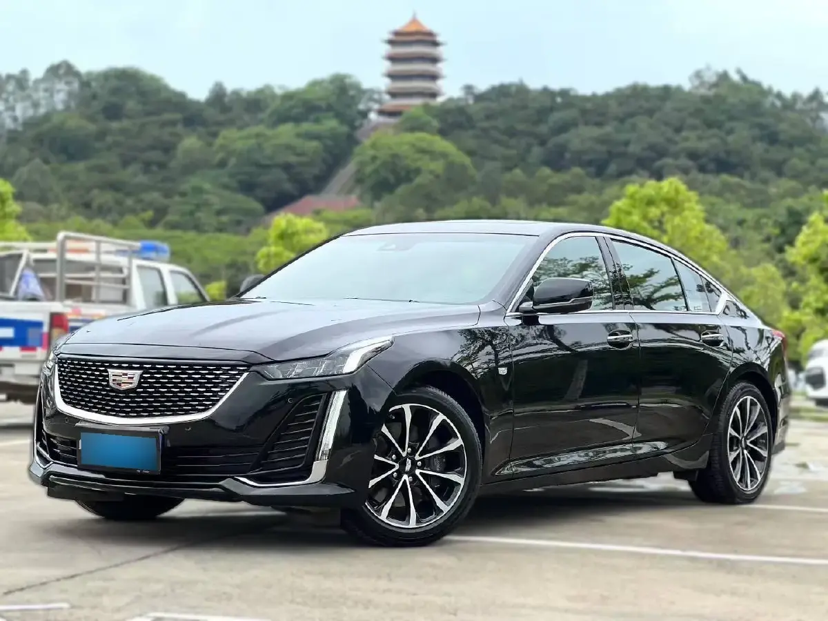 2023 Cadillac CT5 2.0T 237HP L4 10AT