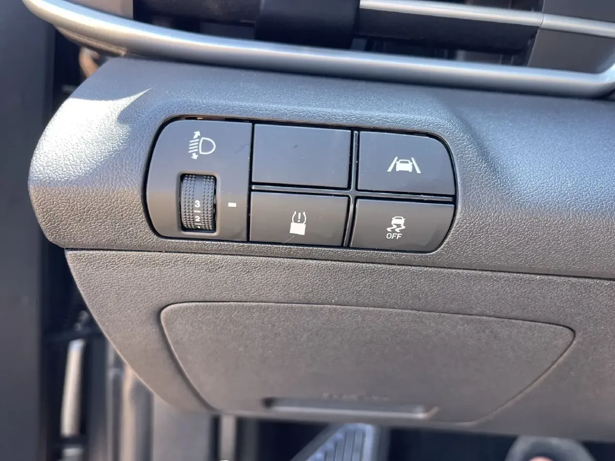 2022 Hyundai Elantra 1.5L 115HP L4 CVT,autocango,china used car exporter,china ev exporter,chinese used car exporter,chinese used ev exporter