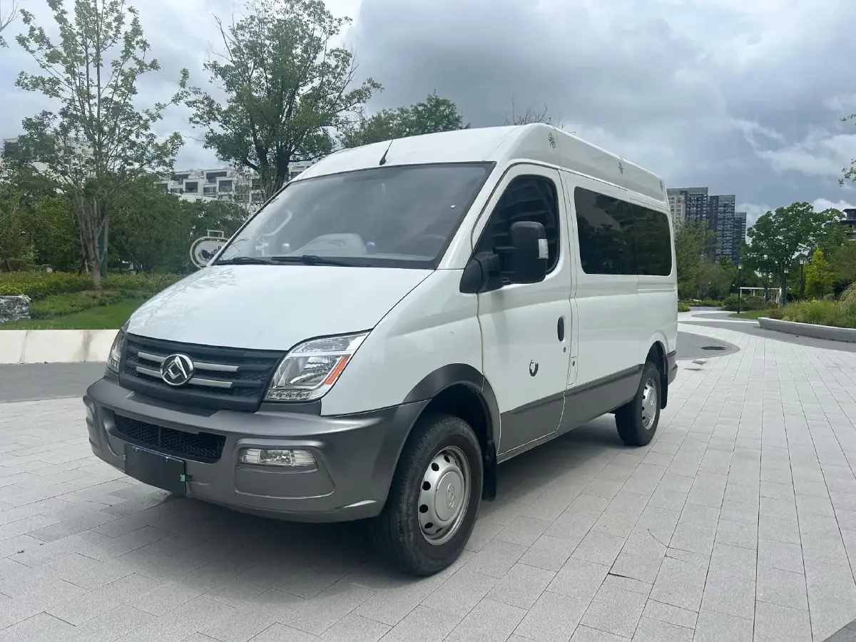 2021 MAXUS XinTu V80 2.0T 127HP L4 6MT