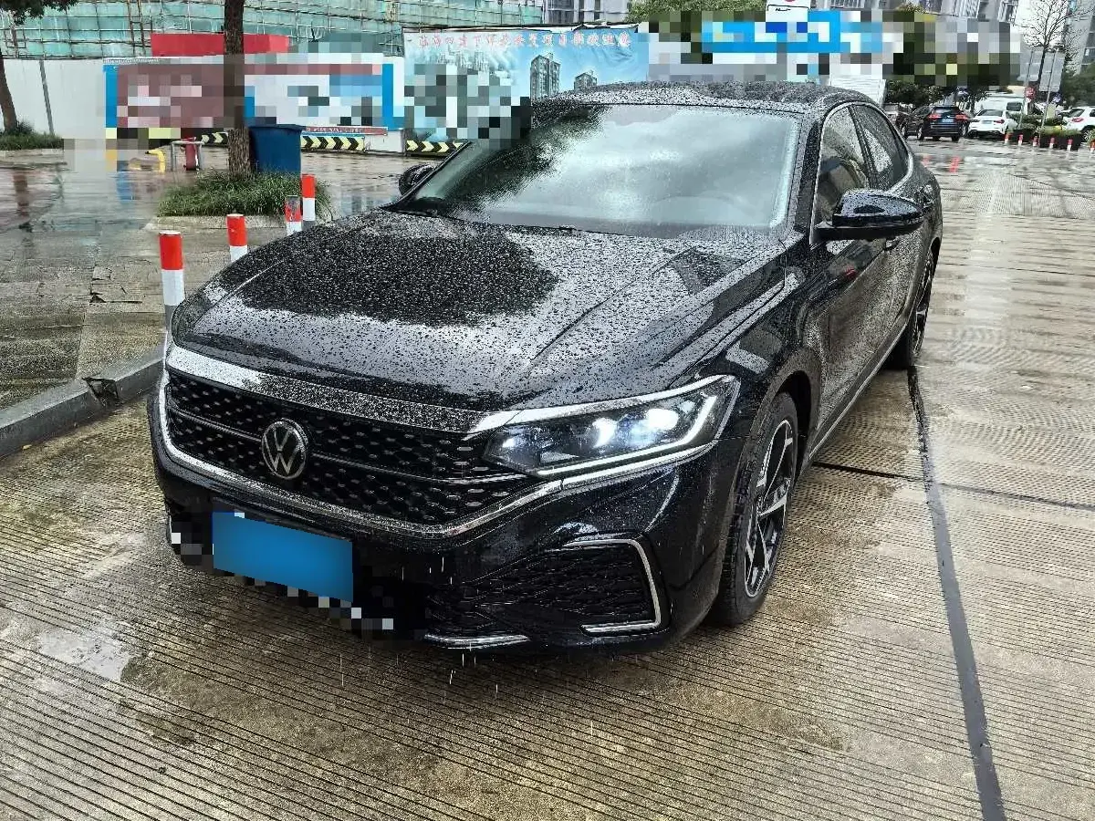 2025 Volkswagen Passat 2.0T 220HP L4 7DCT