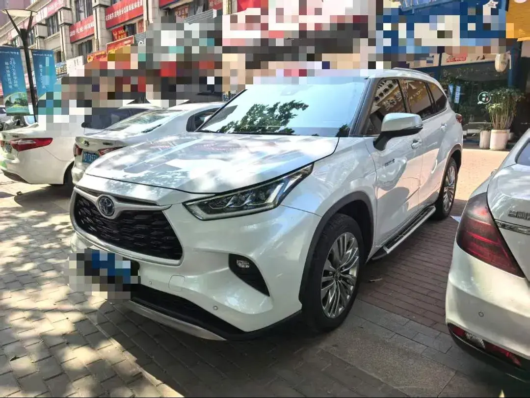 2022 Toyota Highlander 2.5L 192HP L4 E-CVT Hybrid