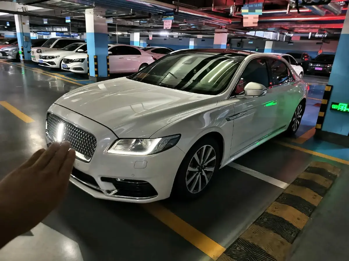 2018 Lincoln Continental 2.0T 261HP L4 6AT