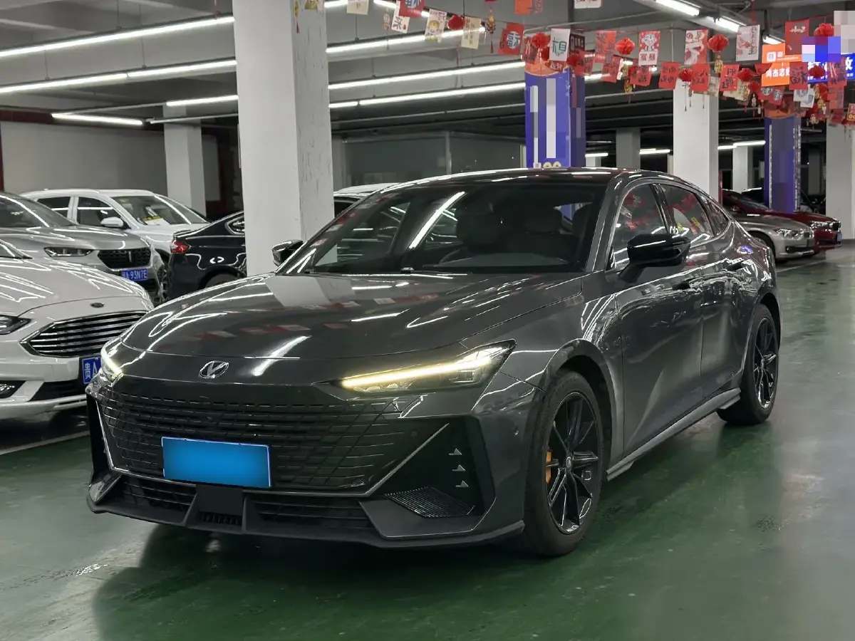 2022 ChangAn UNI-V 1.5T 188HP L4 7DCT