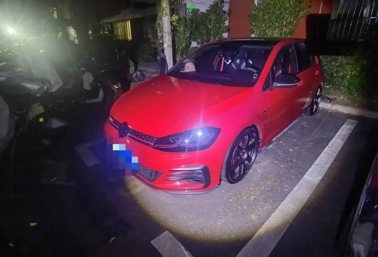 2018 Volkswagen GolfGTI 2.0T 220HP L4 7DCT