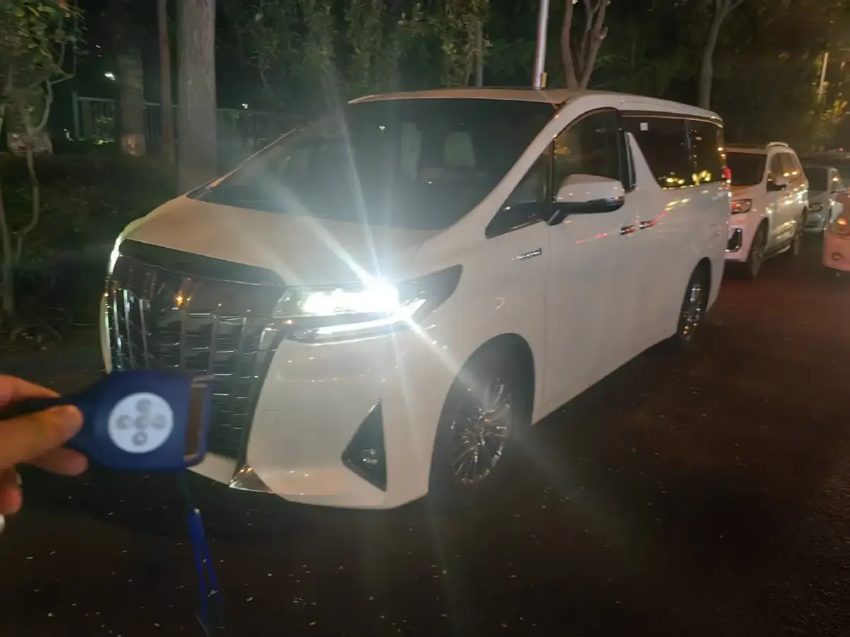 2021 Toyota Alphard 2.5L 117HP L4 E-CVT Hybrid
