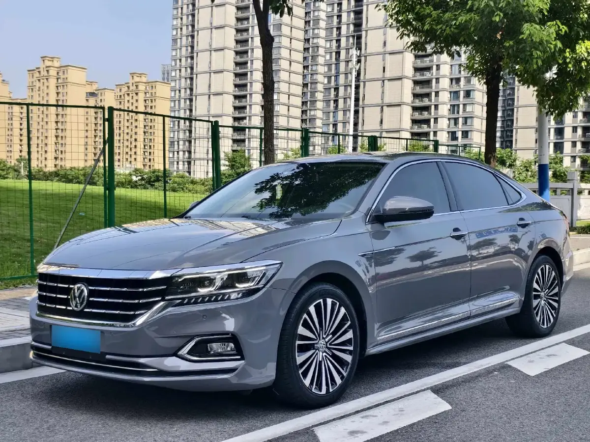 2019 Volkswagen Passat 2.0T 186HP L4 7DCT