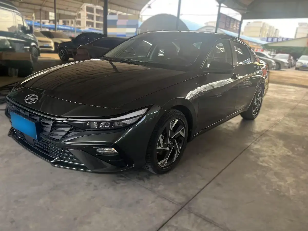 2023 Hyundai Elantra 1.5L 115HP L4 CVT