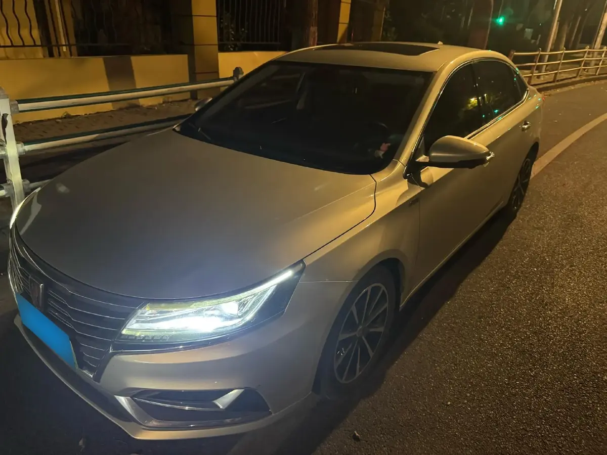2017 Roewe i6 1.0T 125HP L3 2AT PHEV