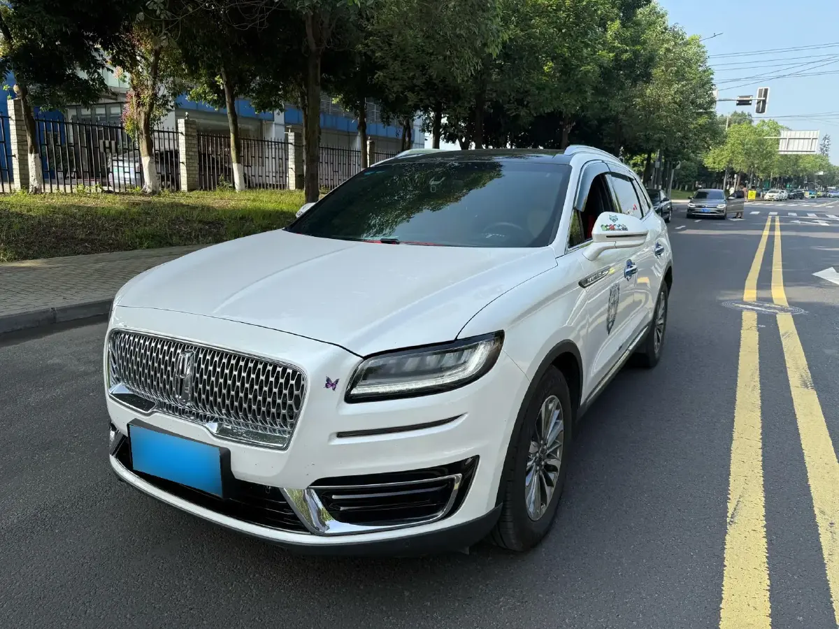2019 Lincoln Nautilus 2.0T 224HP L4 8AT