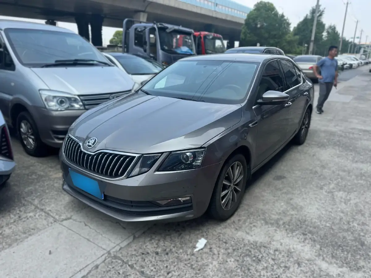 2018 Skoda Octavia 1.6L 110HP L4 6AT