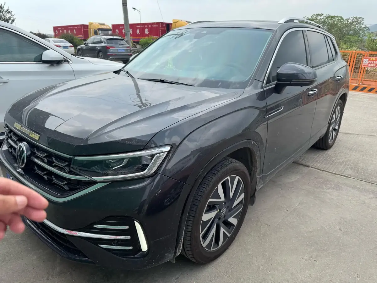 2023 Volkswagen Tayron 2.0T 186HP L4 7DCT