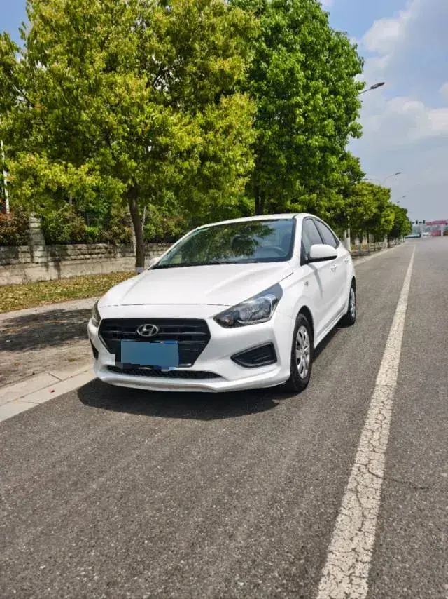 2017 Hyundai Reina 1.4L 95HP L4 5MT