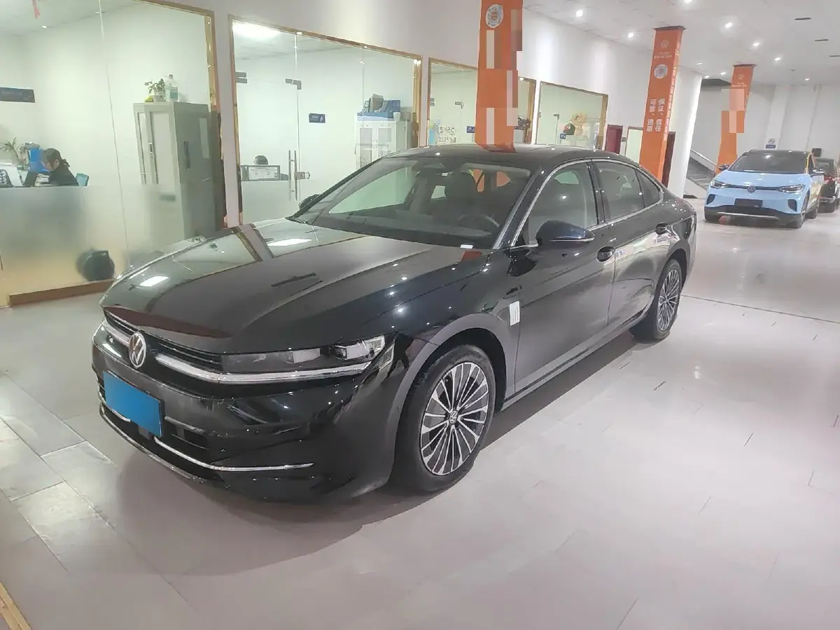 2024 Volkswagen Magotan 2.0T 220HP L4 7DCT