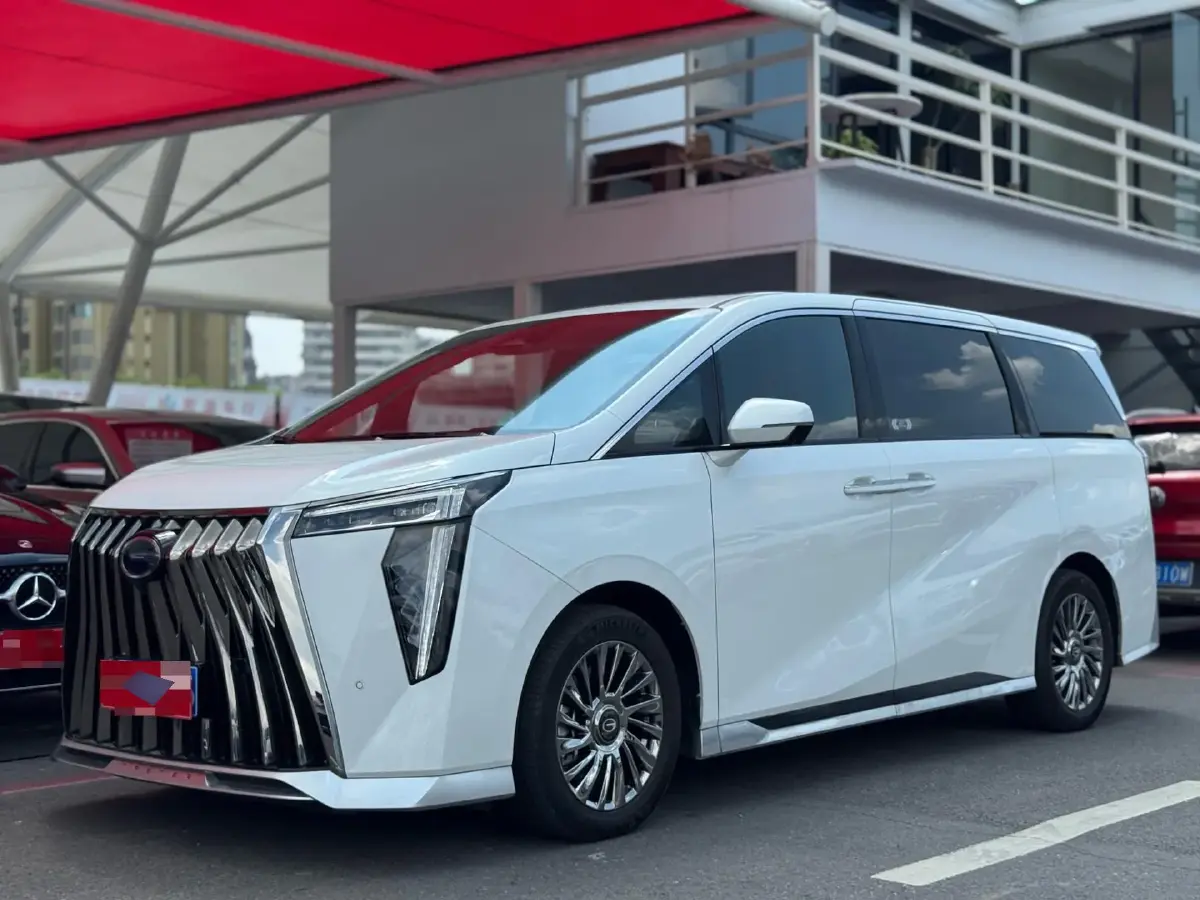 2023 GAC Trumpchi M8 2.0T 190HP L4 E-CVT Hybrid