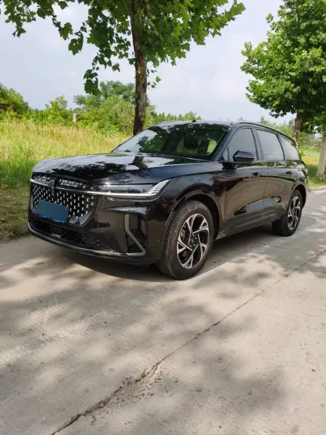 2023 Lincoln Nautilus 2.0T 261HP L4 8AT