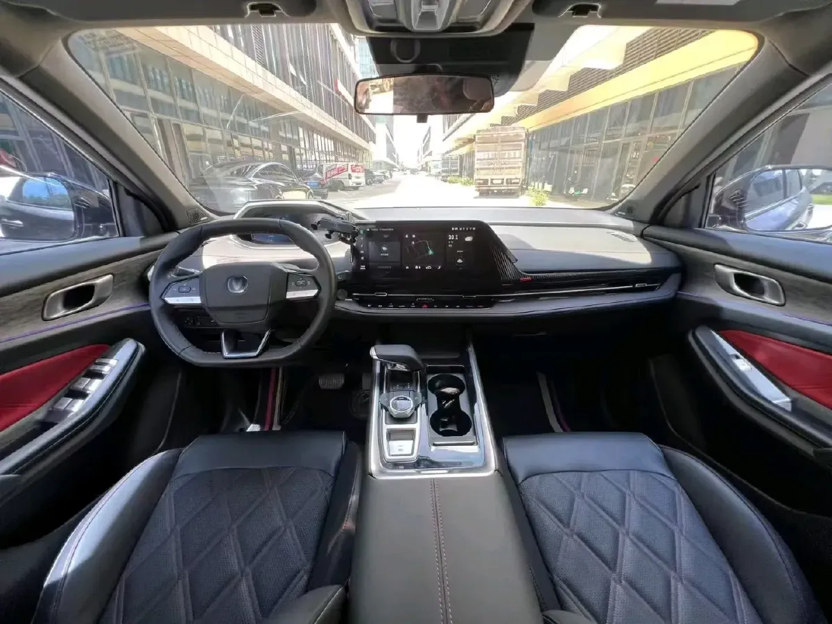 2024 ChangAn X7 PLUS 1.5T 188HP L4 7DCT,autocango,china used car exporter,china ev exporter,chinese used car exporter,chinese used ev exporter