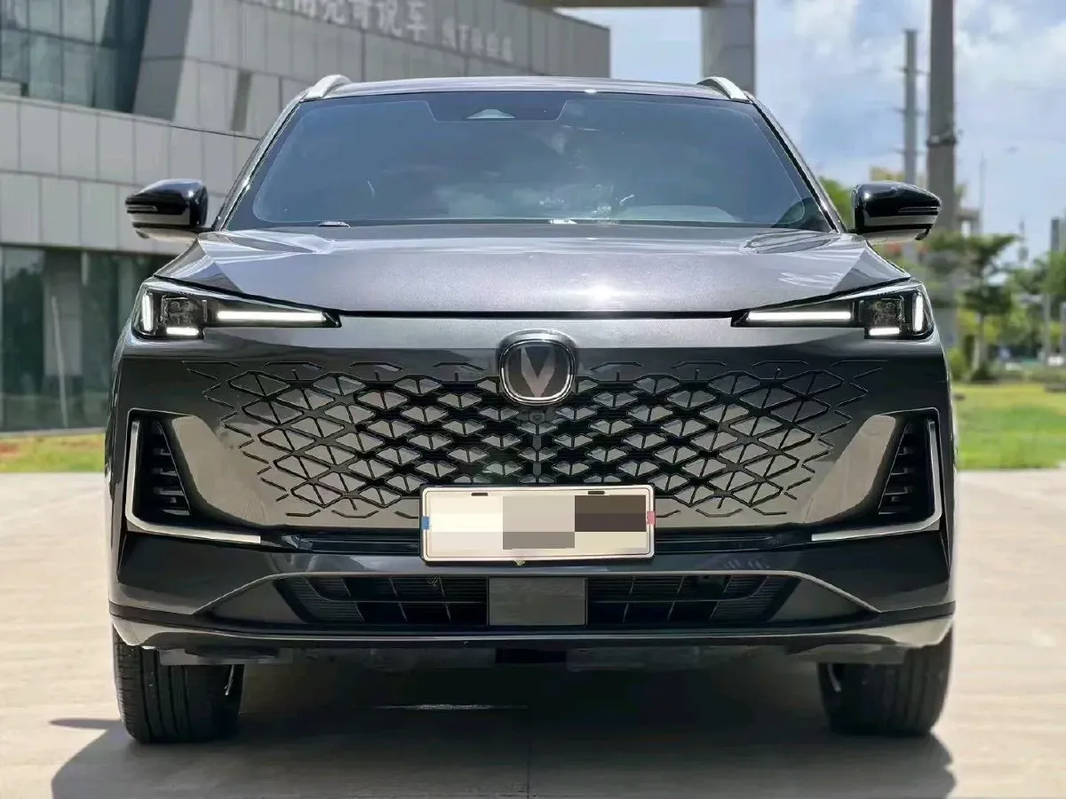 2024 ChangAn X7 PLUS 1.5T 188HP L4 7DCT,autocango,china used car exporter,china ev exporter,chinese used car exporter,chinese used ev exporter