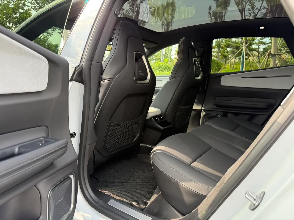 2024 Polestar 4 BEV 86KWH,autocango,china used car exporter,china ev exporter,chinese used car exporter,chinese used ev exporter