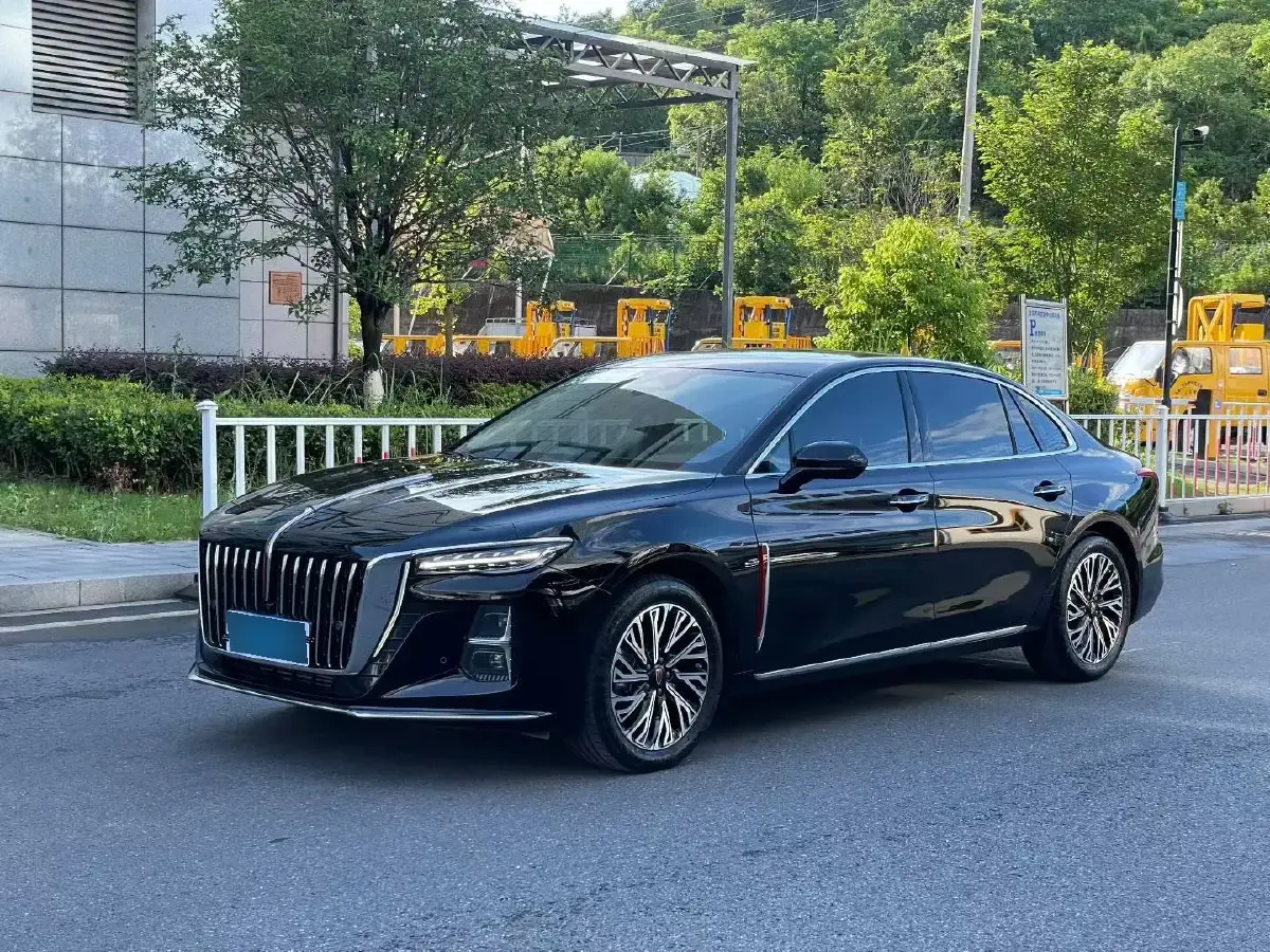 2023 HongQi H5 2.0T 224HP L4 8AT