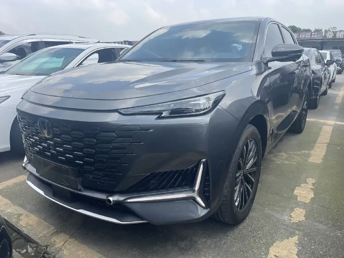 2023 ChangAn UNI-K 2.0T 233HP L4 8AT