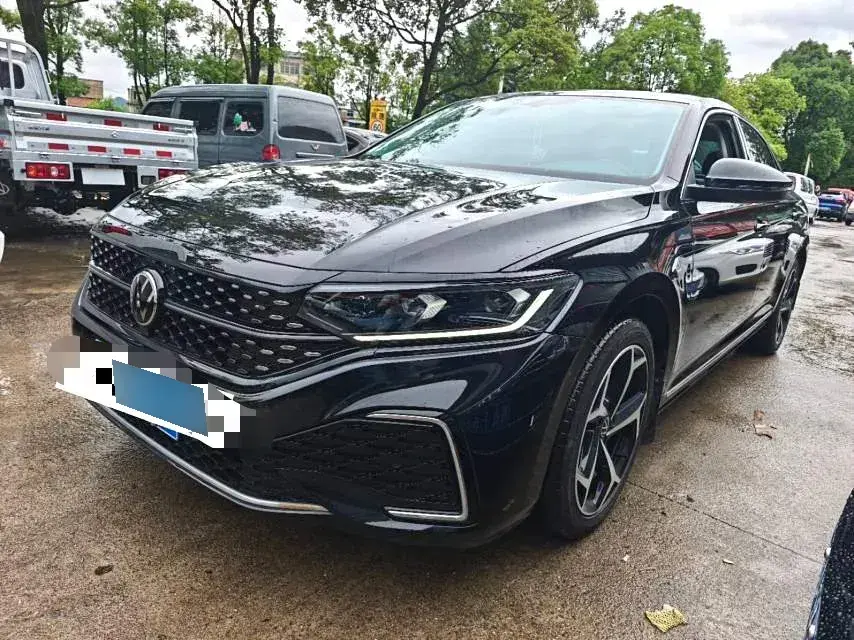 2023 Volkswagen Passat 2.0T 186HP L4 7DCT