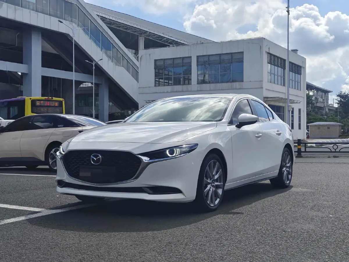 2023 Mazda 3 Axela 2.0L 158HP L4 6AT