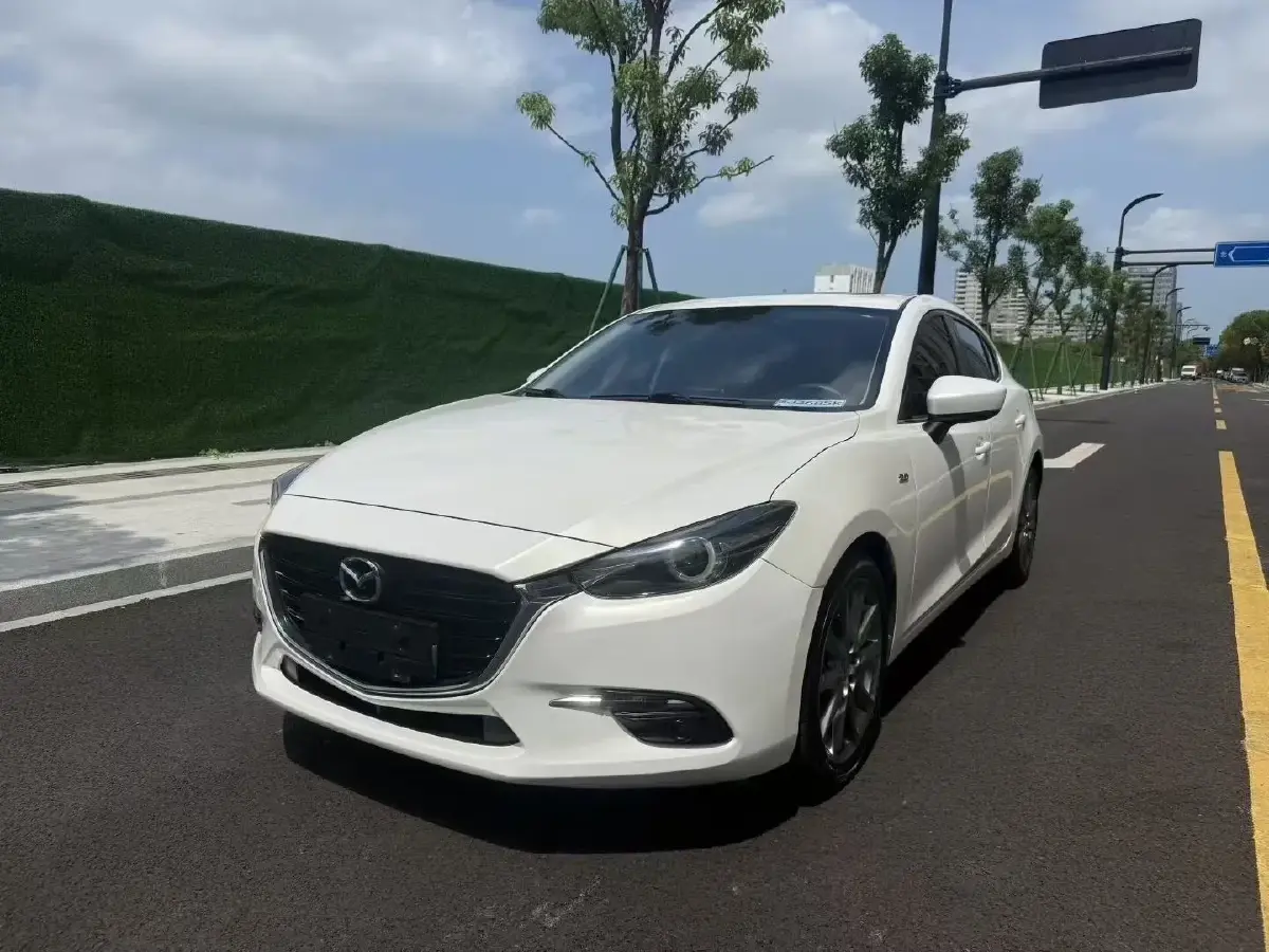 2017 Mazda 3 Axela 1.5L 117HP L4 6AT