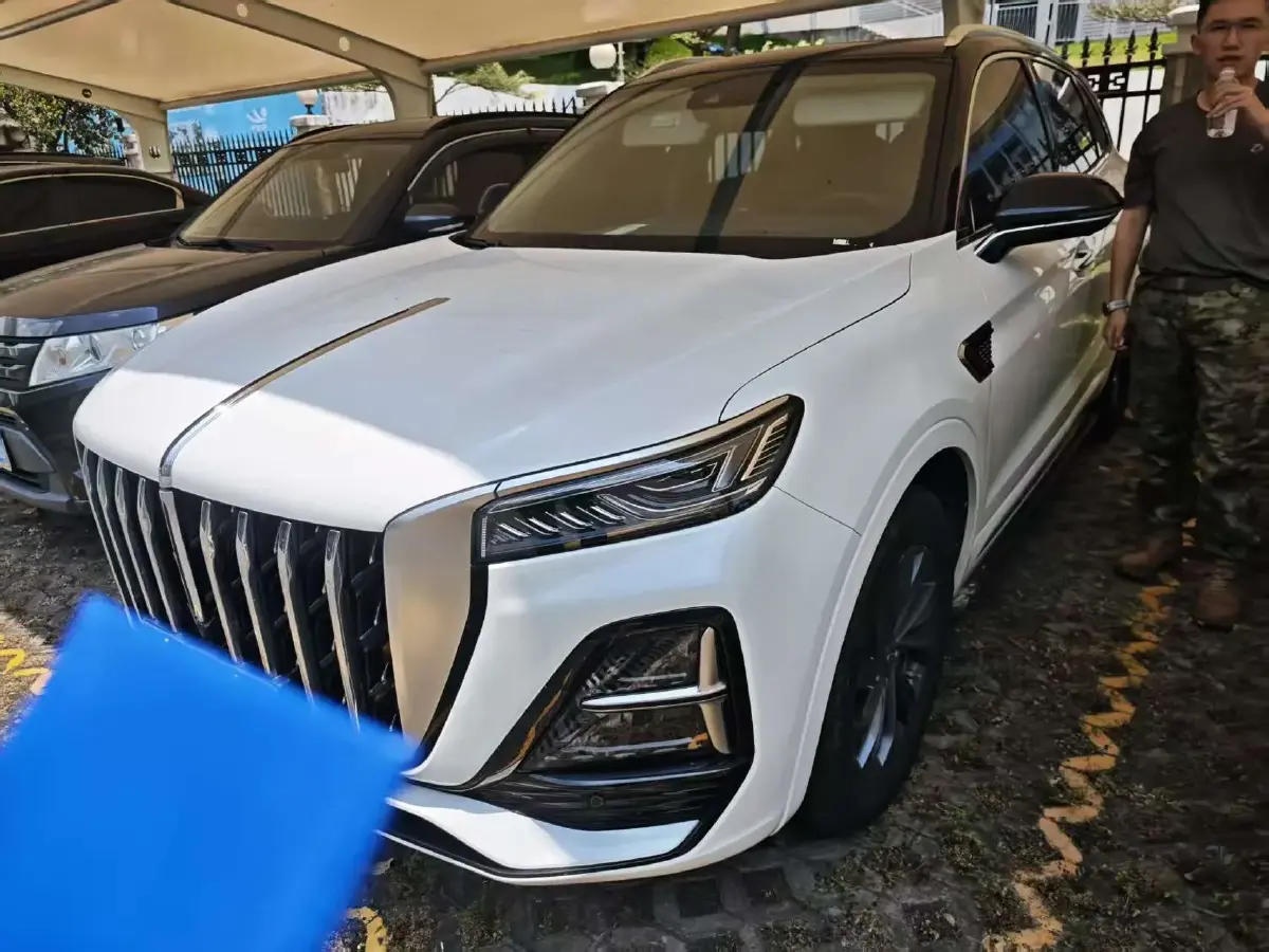 2023 HongQi HS5 2.0T 252HP L4 8AT