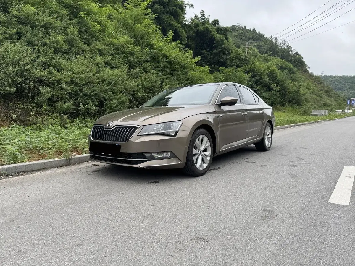 2018 Skoda Superb 1.8T 180HP L4 7DCT