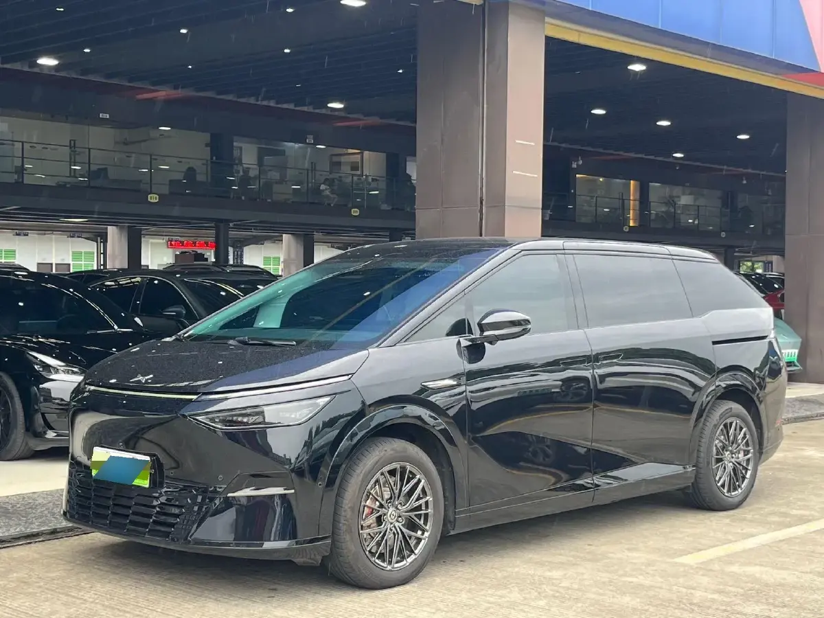 2024 Xpeng X9 BEV 101.5KWH